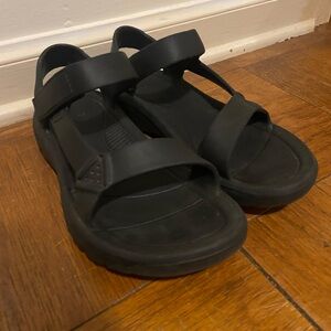 TEVA Black Hurricane Drift